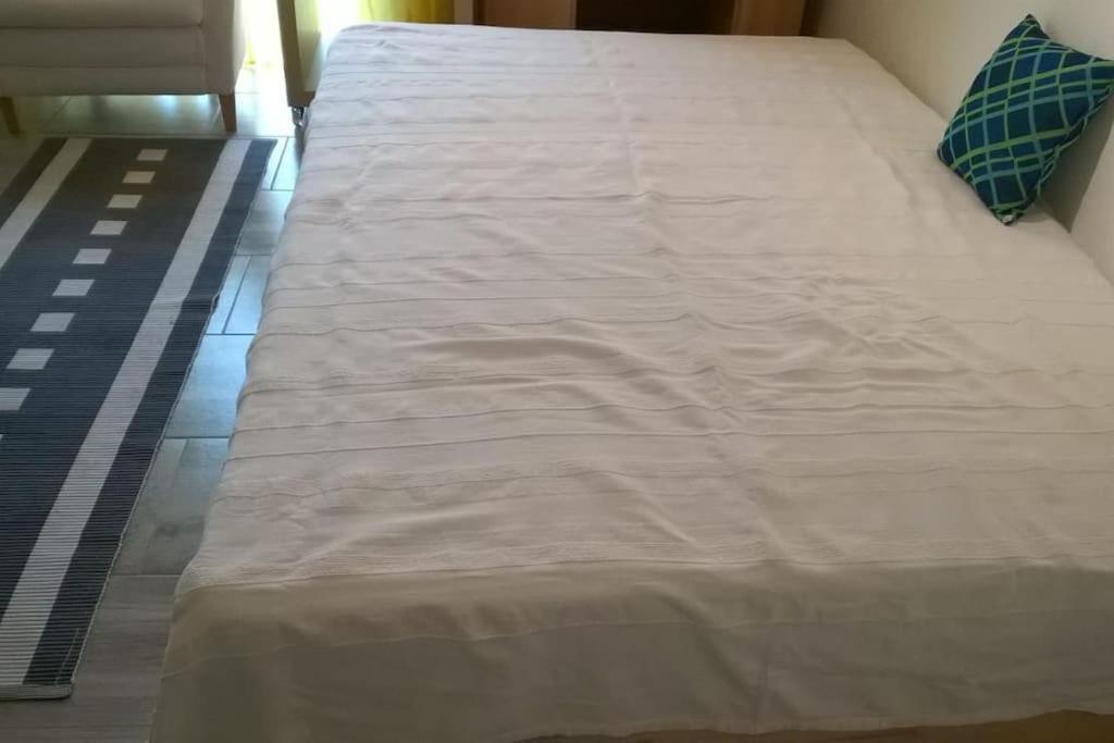 Toll Apartment Mit Privatem Eingang Free Parking Slbst Check-In Netflix 30 Zone Ruhig Duisburg Bagian luar foto