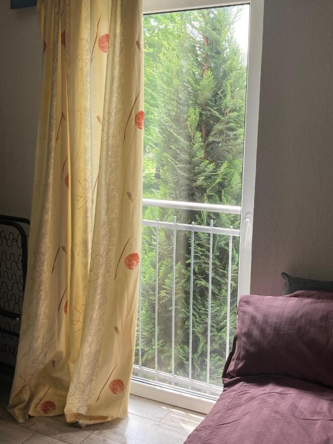 Toll Apartment Mit Privatem Eingang Free Parking Slbst Check-In Netflix 30 Zone Ruhig Duisburg Bagian luar foto