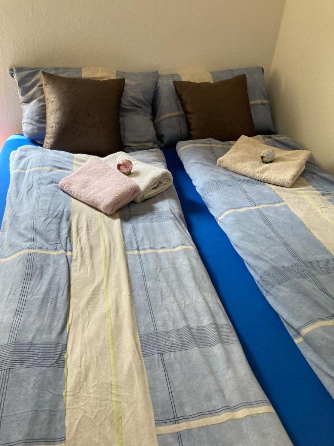 Toll Apartment Mit Privatem Eingang Free Parking Slbst Check-In Netflix 30 Zone Ruhig Duisburg Bagian luar foto